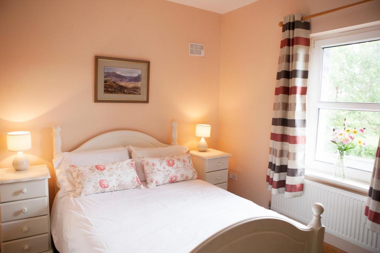 Inviting 4-Bed House In Strokestown 빌라 외부 사진