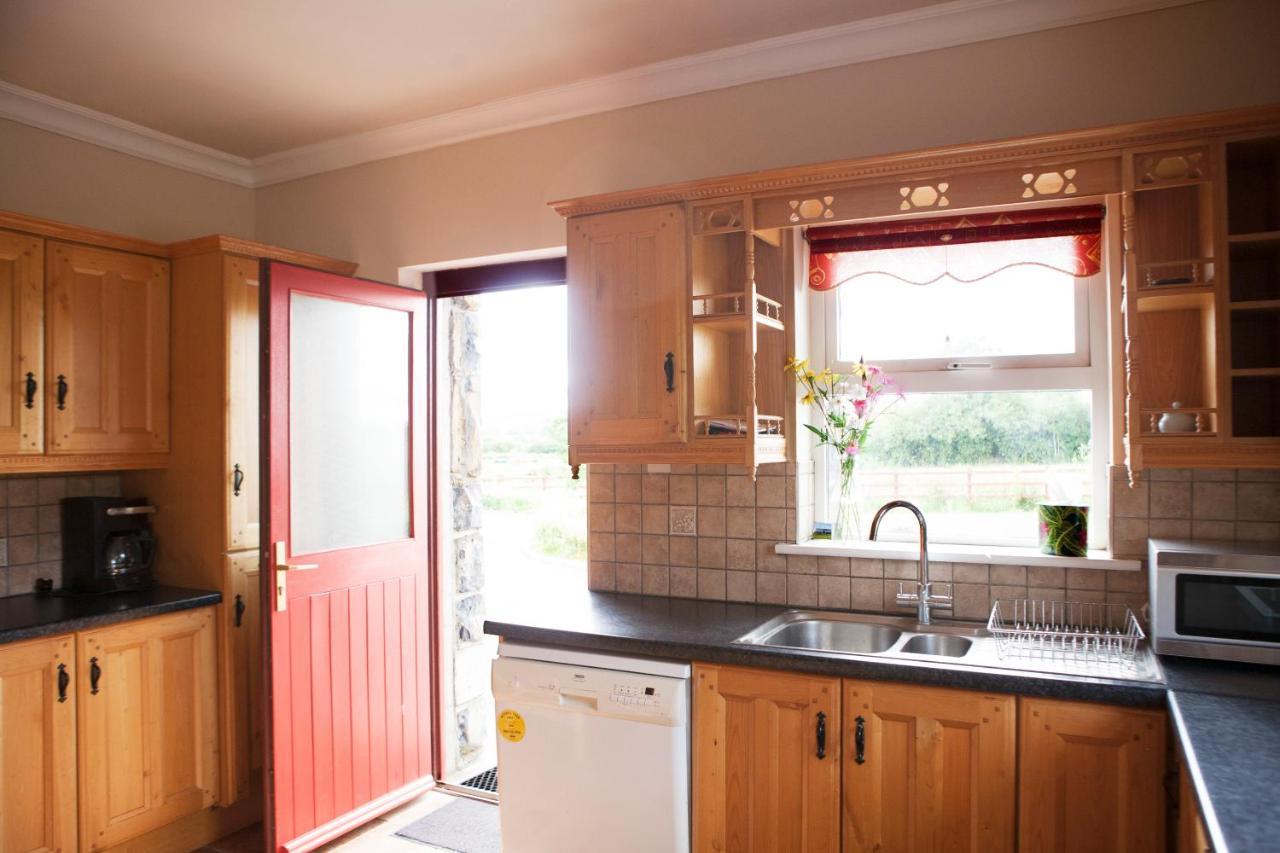 Inviting 4-Bed House In Strokestown 빌라 외부 사진