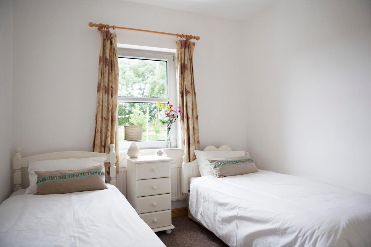 Inviting 4-Bed House In Strokestown 빌라 외부 사진