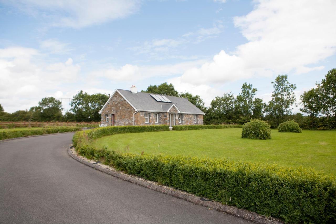 Inviting 4-Bed House In Strokestown 빌라 외부 사진